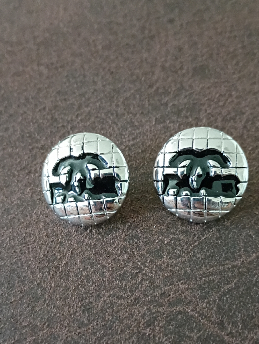 New Fashion Jewelry Silver-Tone Grid Button Earrings with Black Accents 🚨